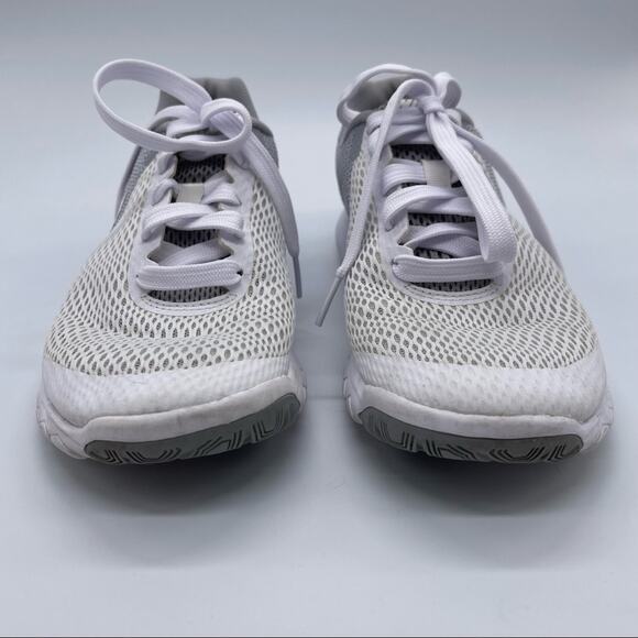 Nike, Flex Running Shoe, Size 7.5. New Laces, In excellent condition! - Picture 2 of 10